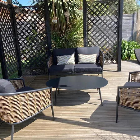 Clara, 600m De La Mer, Piscine Semesterbostad